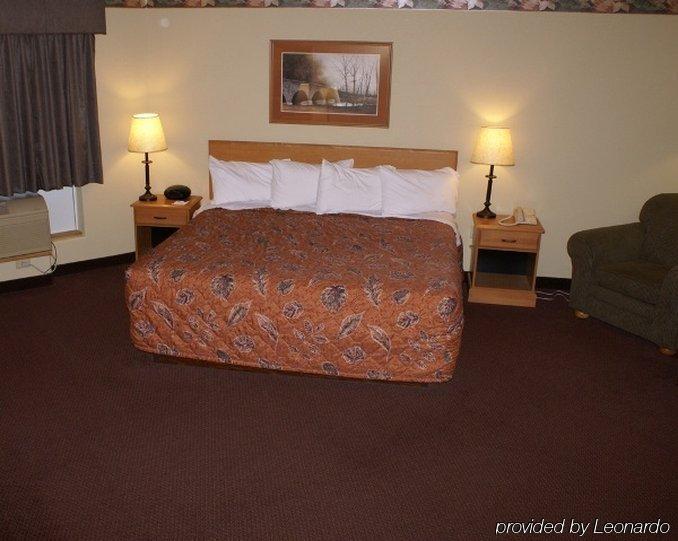 Fossil Creek Hotel & Suites Russell 客房 照片