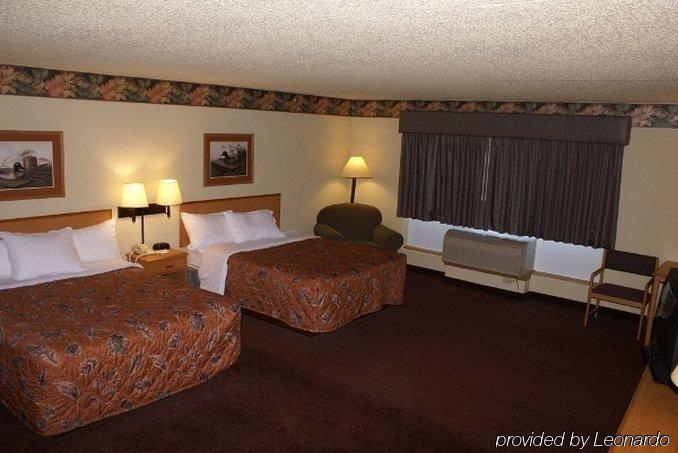 Fossil Creek Hotel & Suites Russell 客房 照片